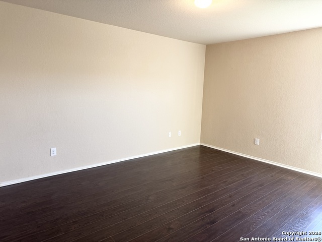 Image 11 of 18 For 5015 Everett Loop