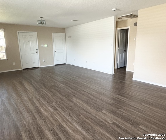 Image 8 of 18 For 5015 Everett Loop