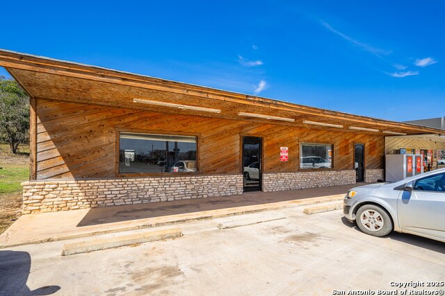 Listing photo id 2 for 377-a State Highway 16 S