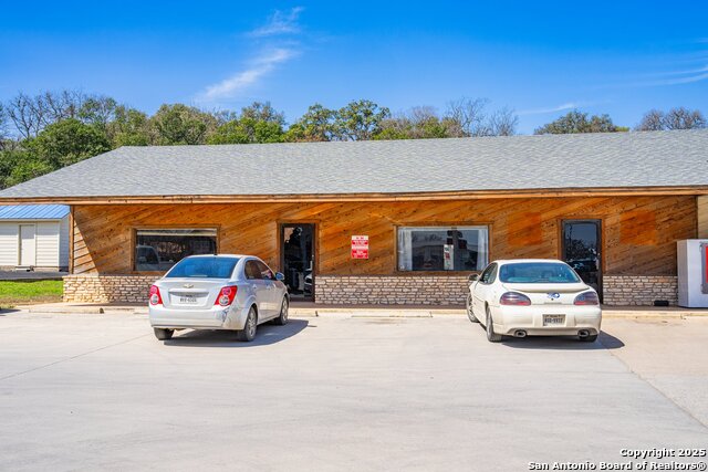Listing photo id 11 for 377-a&b State Highway 16 S