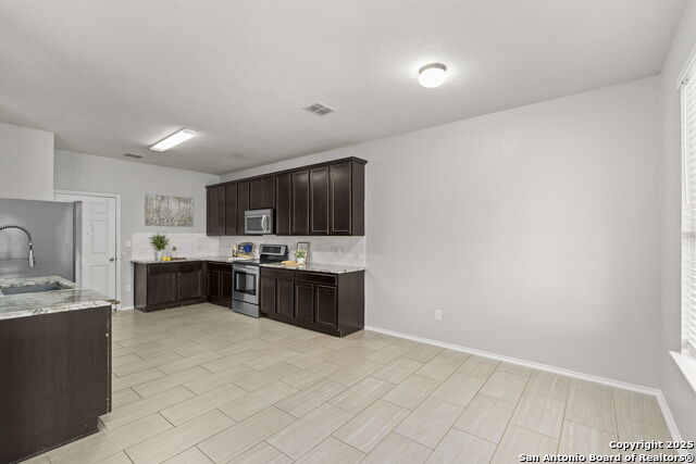 Image 10 of 38 For 9226 Brown Wl