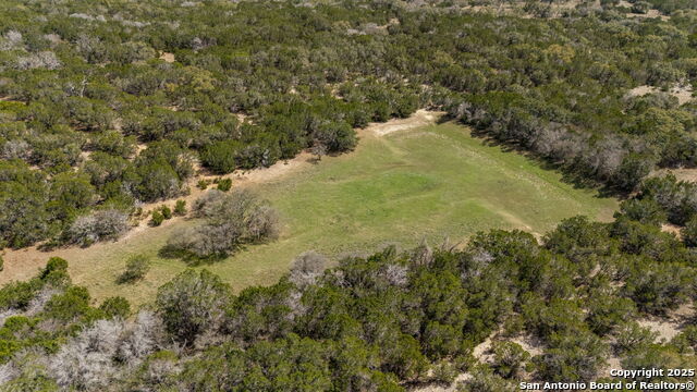 Listing photo id 10 for 3584 Privilege Creek