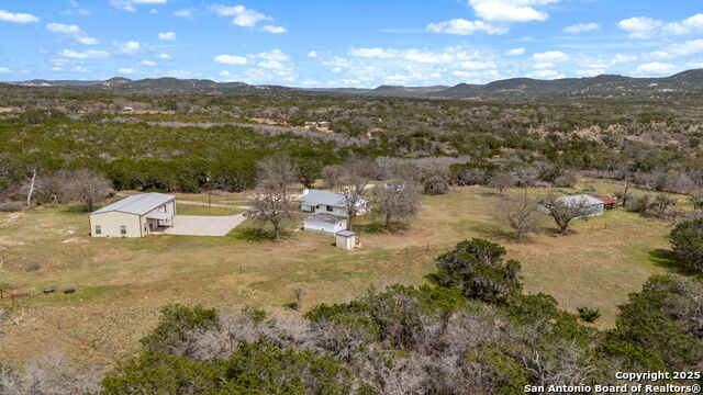 Listing photo id 13 for 3584 Privilege Creek
