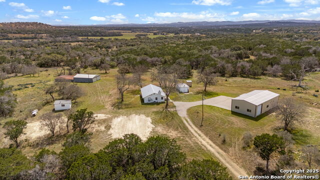 Listing photo id 15 for 3584 Privilege Creek