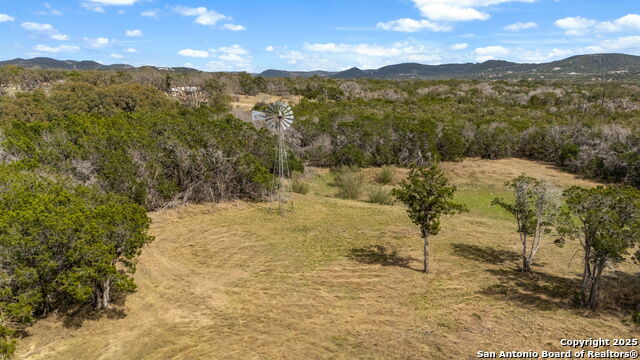 Listing photo id 17 for 3584 Privilege Creek