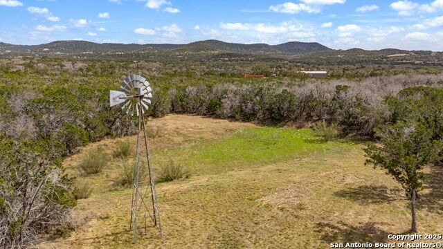 Listing photo id 19 for 3584 Privilege Creek