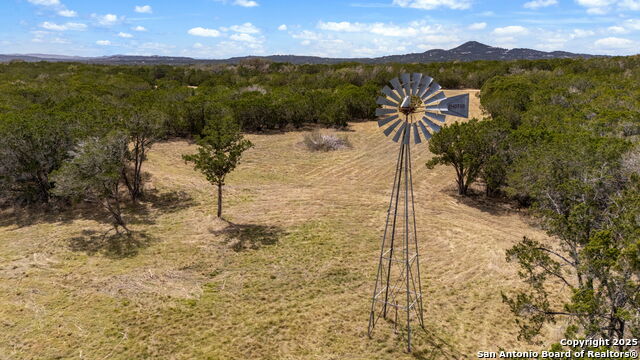 Listing photo id 20 for 3584 Privilege Creek