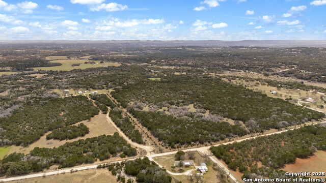 Listing photo id 23 for 3584 Privilege Creek