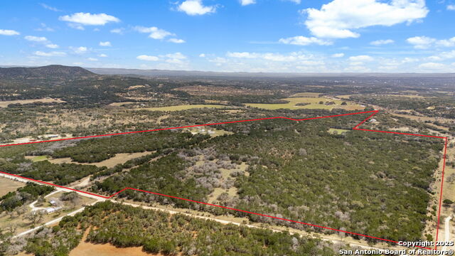 Listing photo id 25 for 3584 Privilege Creek