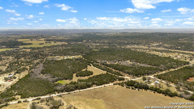 Listing photo id 26 for 3584 Privilege Creek