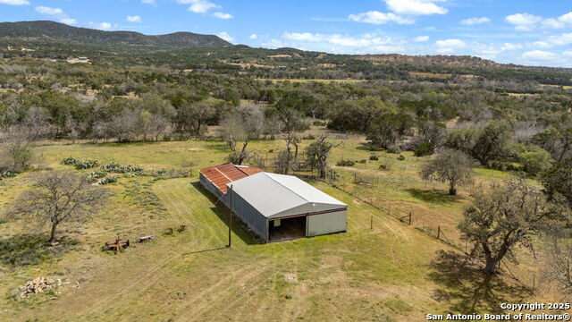 Listing photo id 30 for 3584 Privilege Creek