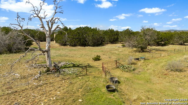 Listing photo id 38 for 3584 Privilege Creek