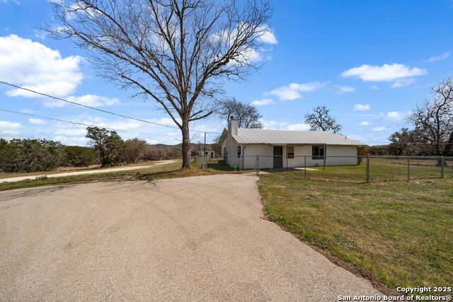 Listing photo id 40 for 3584 Privilege Creek