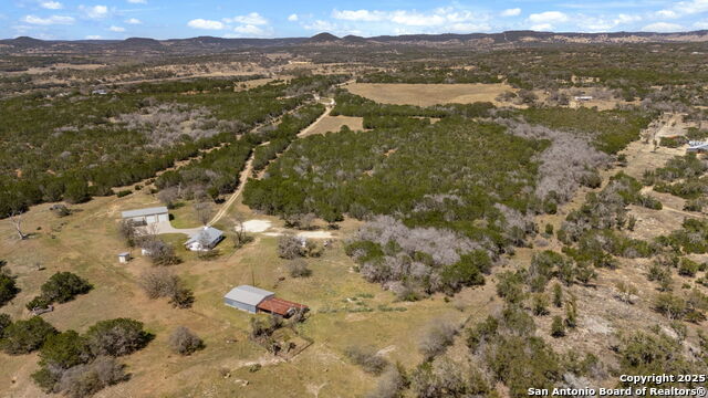 Listing photo id 3 for 3584 Privilege Creek