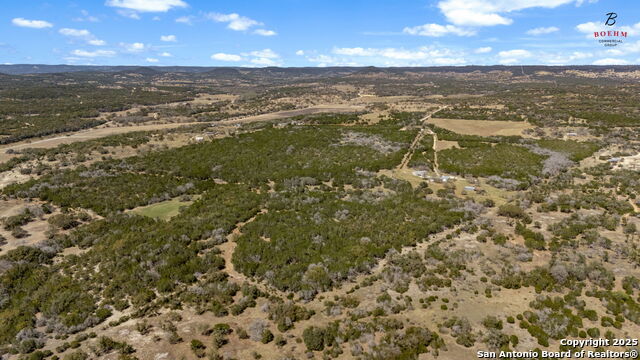 Listing photo id 4 for 3584 Privilege Creek