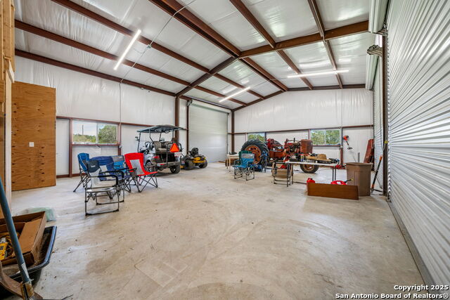 Listing photo id 59 for 3584 Privilege Creek