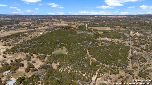 Listing photo id 5 for 3584 Privilege Creek