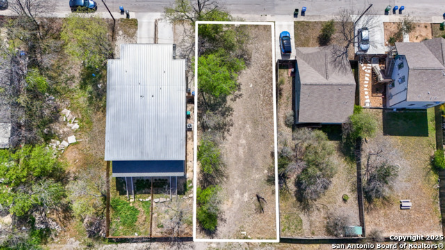 Listing photo id 1 for 1819 Montana St