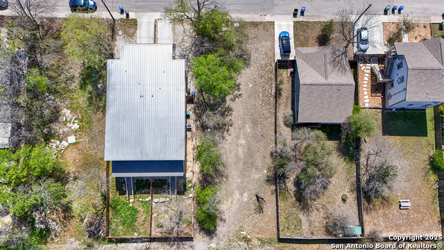 Listing photo id 2 for 1819 Montana St