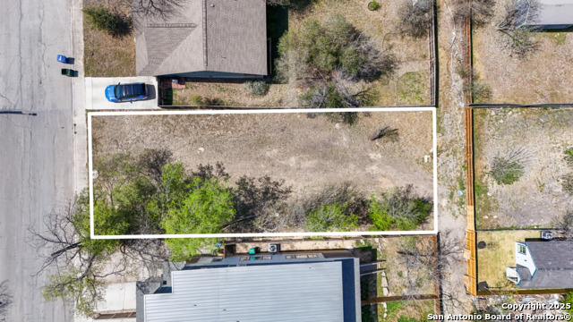 Listing photo id 4 for 1819 Montana St