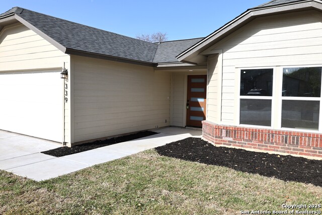 Image 3 of 20 For 339 Cypressway