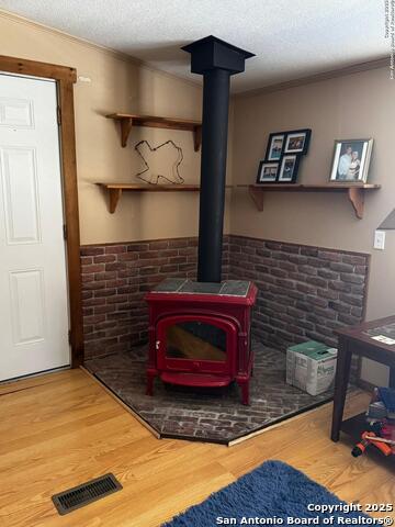 Listing photo id 4 for 408 N County Road