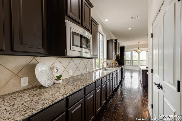 Listing photo id 20 for 7735 Stonewall Hill