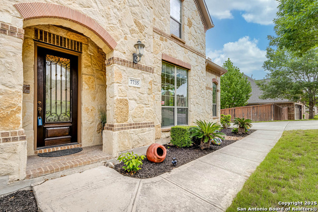 Listing photo id 1 for 7735 Stonewall Hill