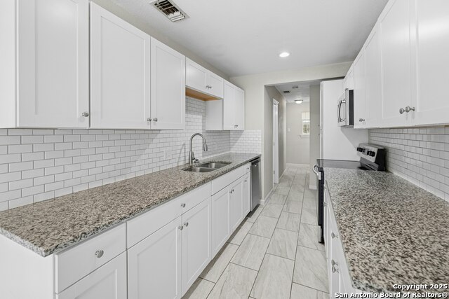 Image 11 of 36 For 915 Stonegate