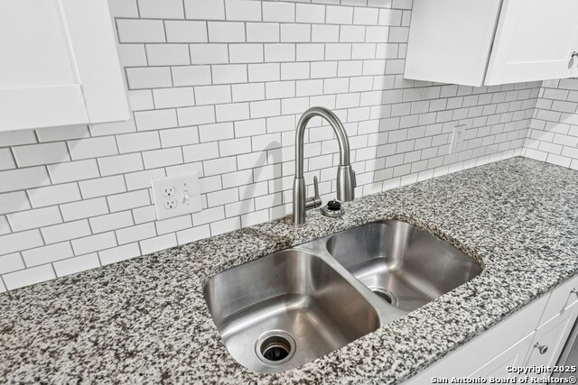 Image 15 of 36 For 915 Stonegate