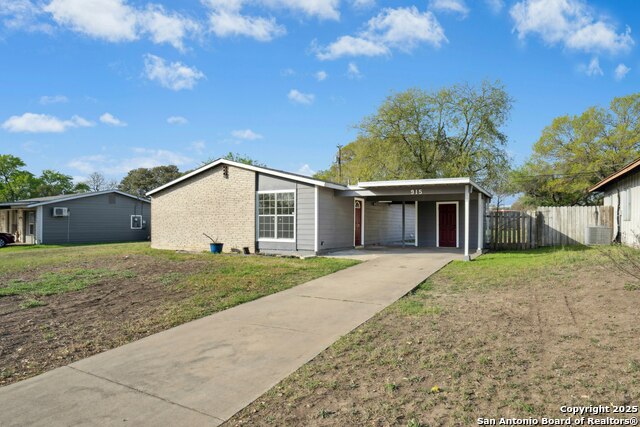 Image 2 of 36 For 915 Stonegate
