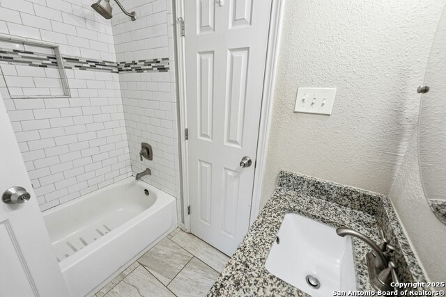 Image 22 of 36 For 915 Stonegate