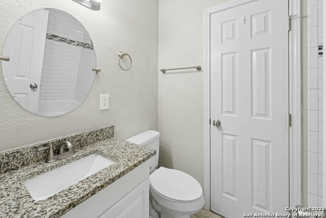 Image 23 of 36 For 915 Stonegate