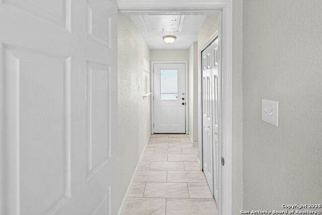 Image 31 of 36 For 915 Stonegate