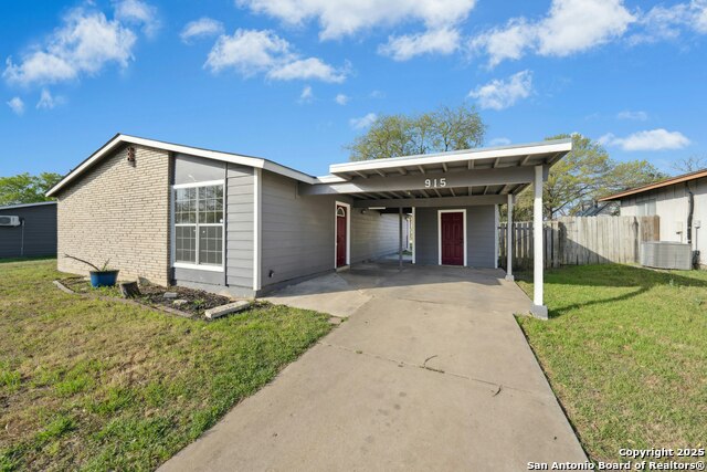 Image 4 of 36 For 915 Stonegate
