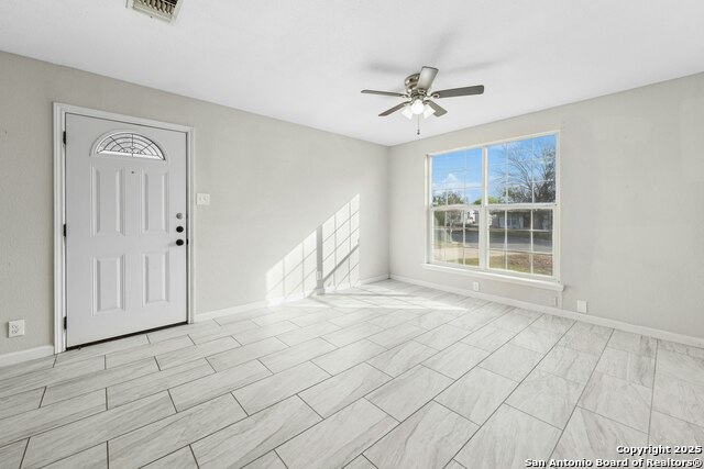 Image 6 of 36 For 915 Stonegate