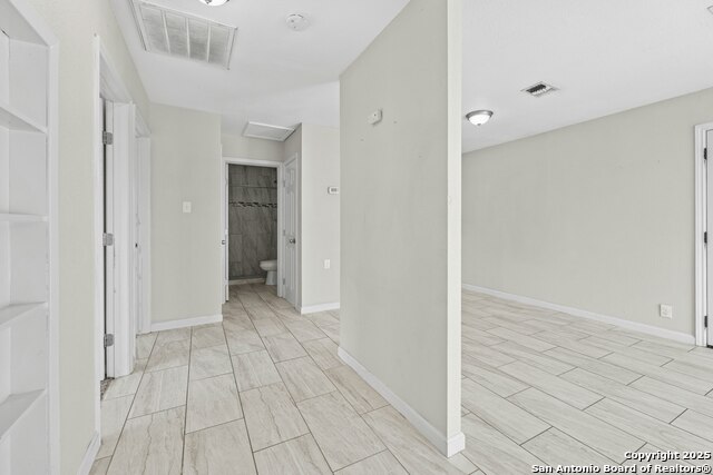 Image 8 of 36 For 915 Stonegate