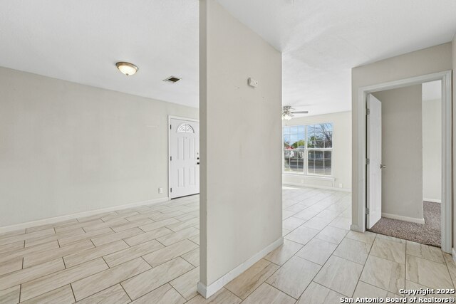 Image 9 of 36 For 915 Stonegate