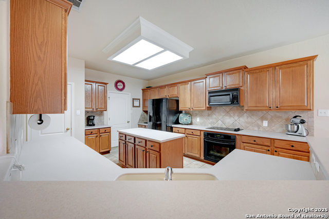 Image 9 of 33 For 18019 Marble Spg