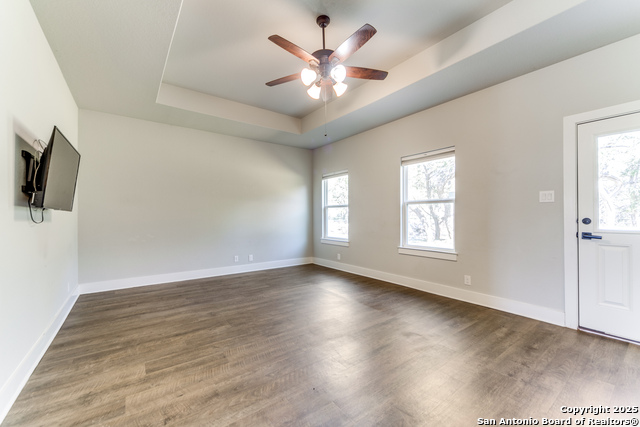 Listing photo id 2 for 1467 Cedar Grove