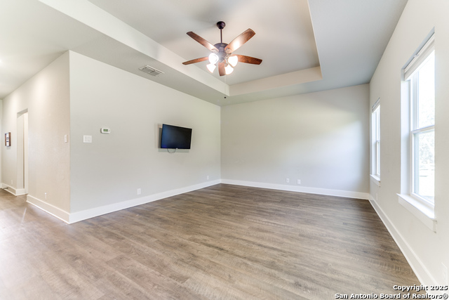 Listing photo id 3 for 1467 Cedar Grove