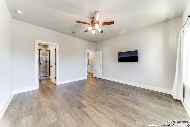 Listing photo id 5 for 1467 Cedar Grove