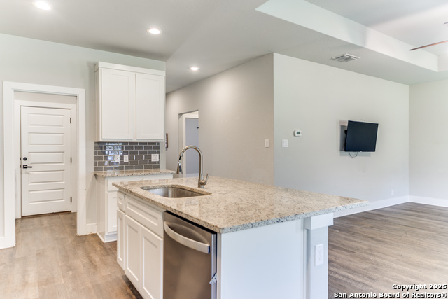 Listing photo id 6 for 1467 Cedar Grove
