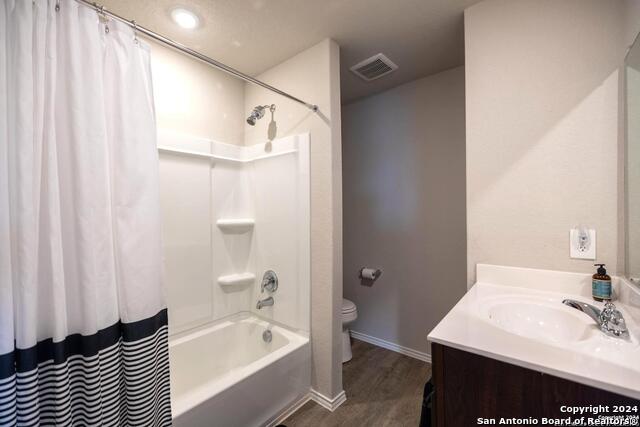 Listing photo id 17 for 3431 Andromeda Way