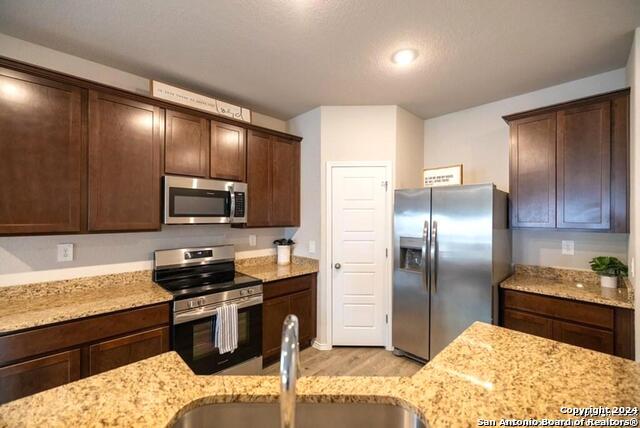 Listing photo id 6 for 3431 Andromeda Way