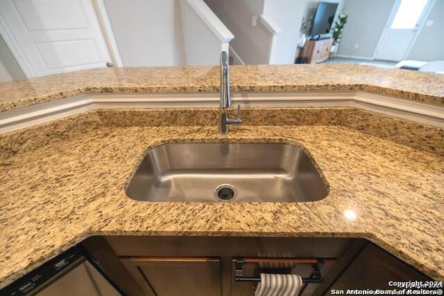 Listing photo id 7 for 3431 Andromeda Way