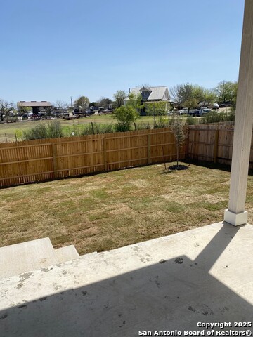 Listing photo id 2 for 727 Langston Lane