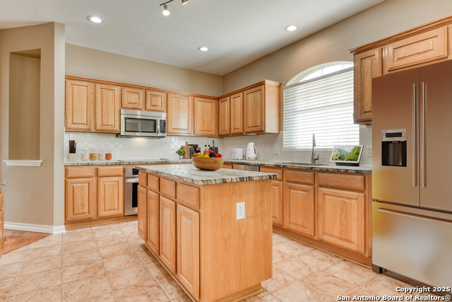 Image 6 of 37 For 13807 Sienna Ct.
