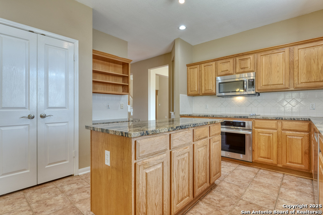Image 7 of 37 For 13807 Sienna Ct.