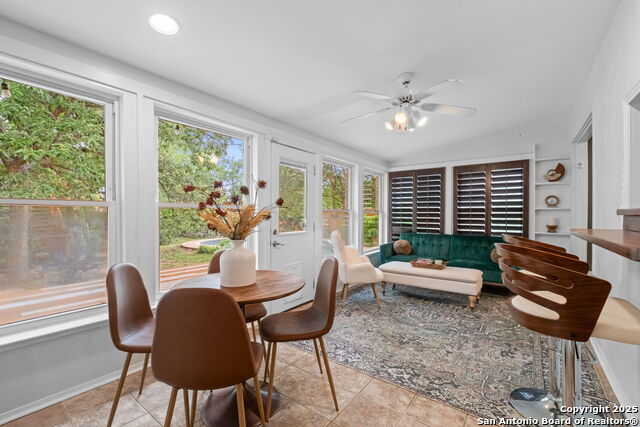 Image 21 of 36 For 454 Paseo Encinal